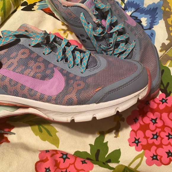 Colorful Nike Walking Shoes - Picture 5 of 6